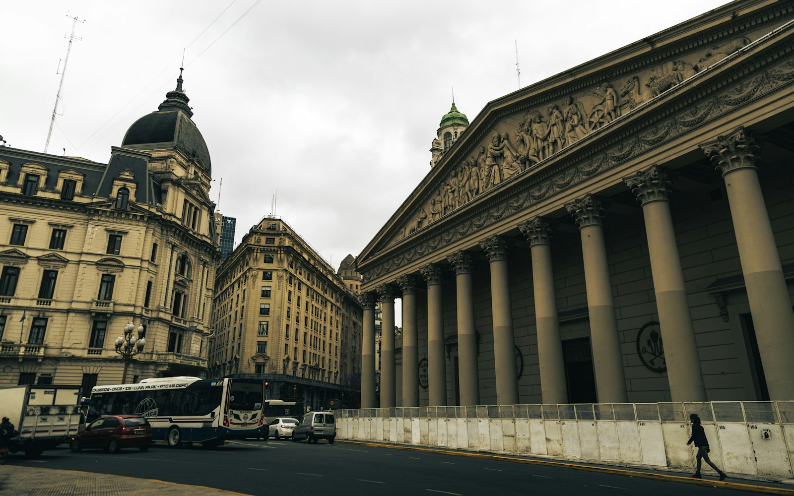 Fachada de edificio en Ciudad de Buenos Aires