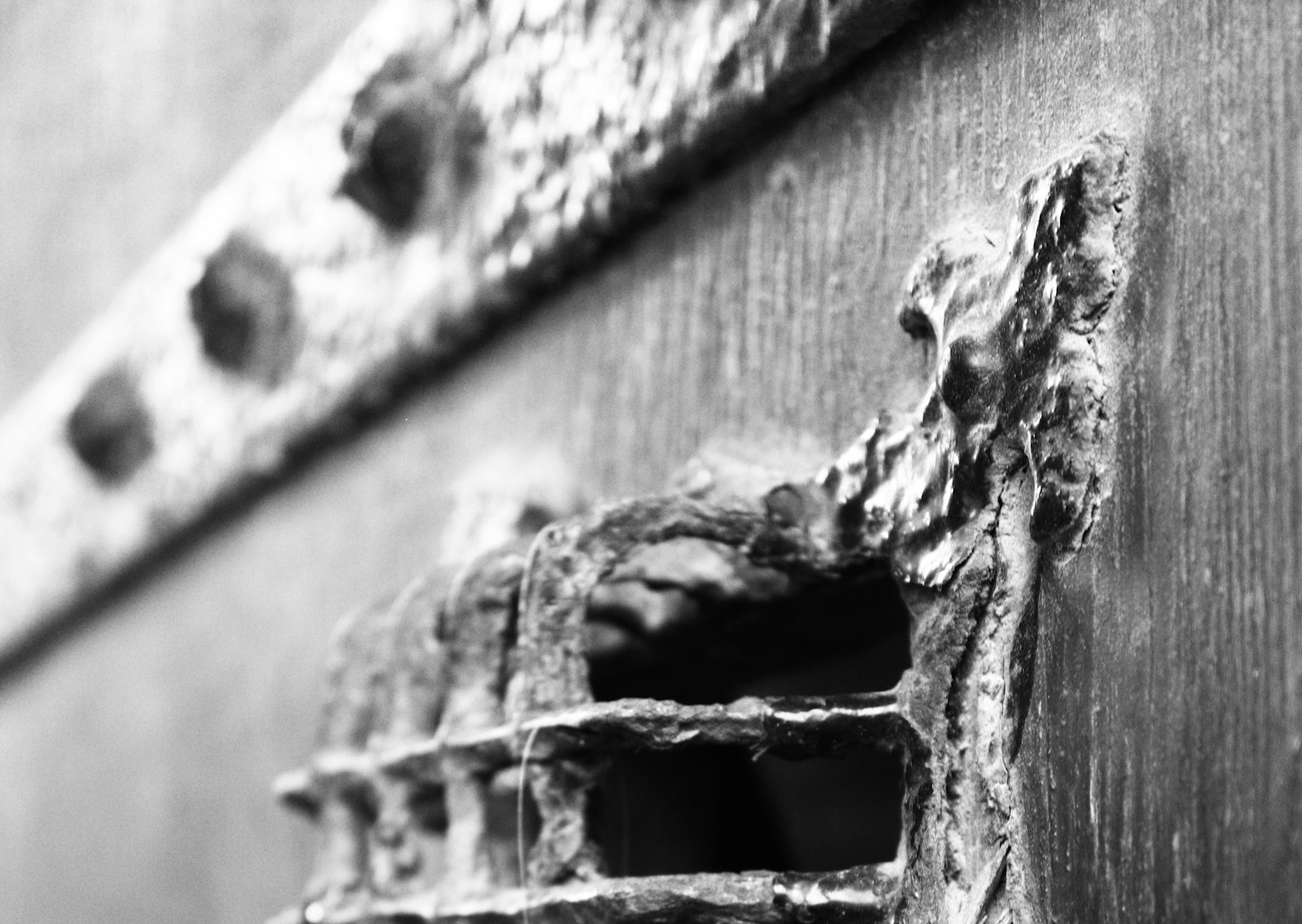 Forming mould used to draw the rim on paper plates
