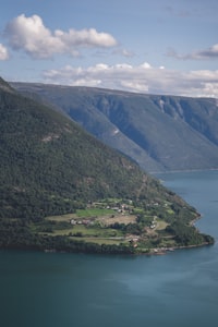 Itinéraire vélo dans les fjords norvégiens, entre forêts et plateaux