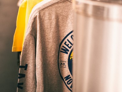 Brand or distributor order: multiple products with custom labels in retail packaging