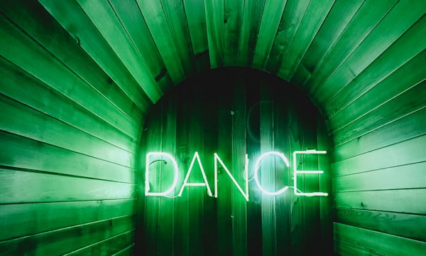 Portada con pista de baile