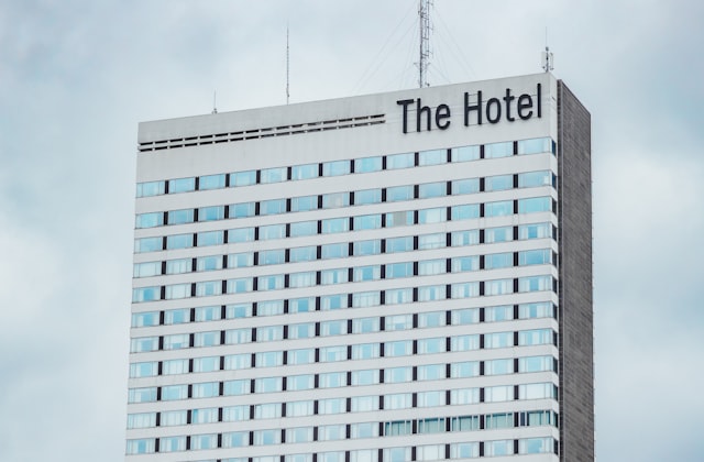 Hotel brokerage assignment