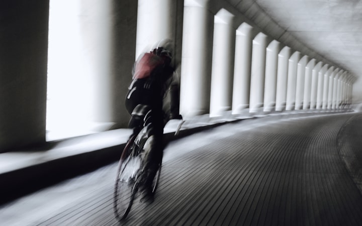 Aerodynamic pattern blocking race suit