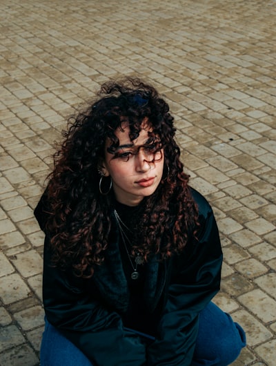 Curly bob wig with glueless cap, defined bouncy curls