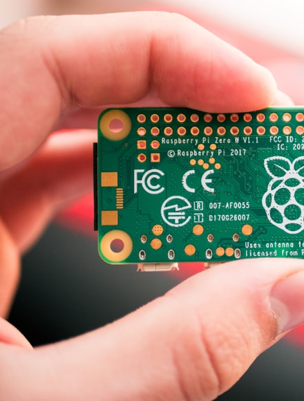Reference security device under inspection on the test bench