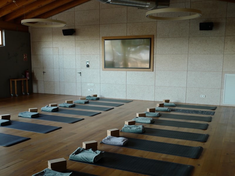 Уютный зал йога центра