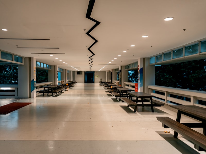 Mitra 17