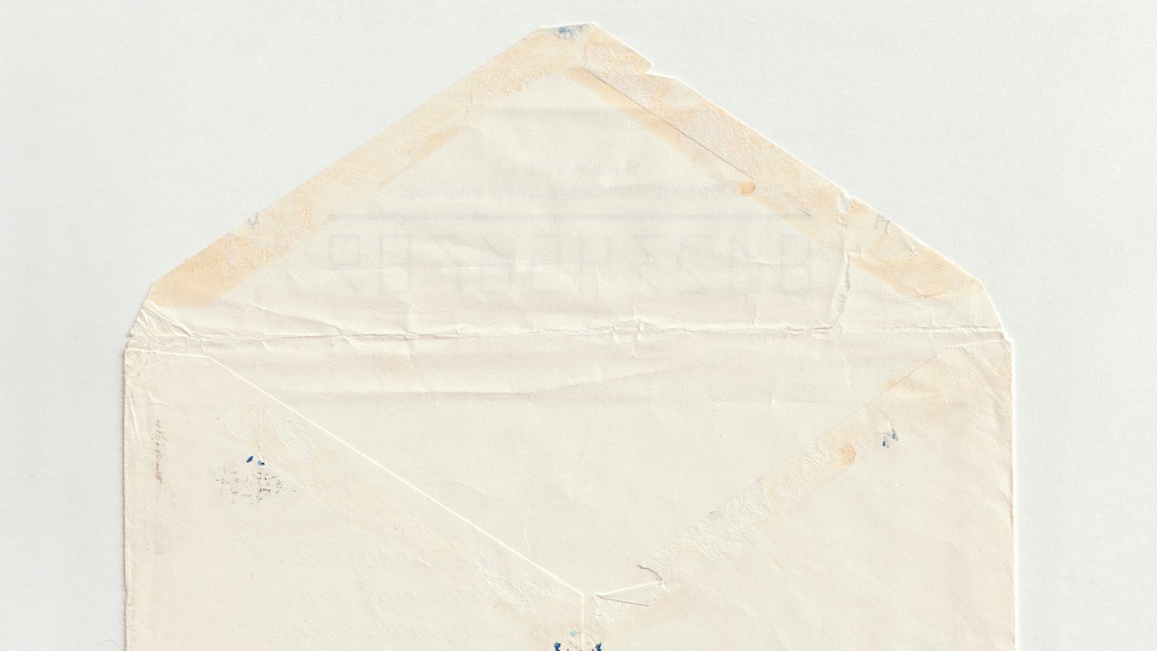 Einzeln verpackte Reitleggings in Beuteln mit Aufkleber – KI-generierte Illustration