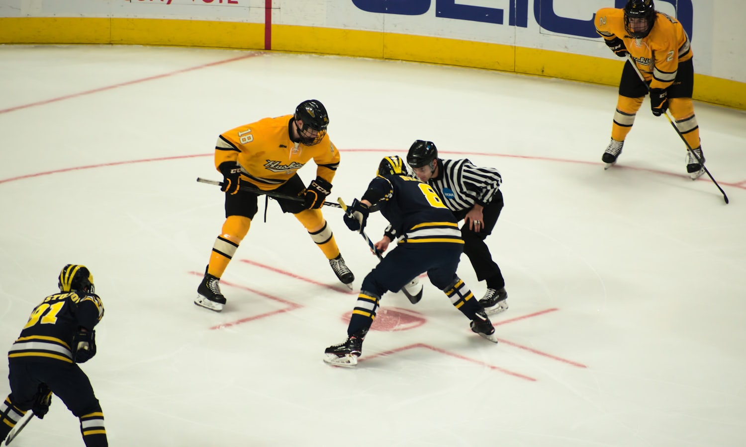 Neutral B2B planning scenes with unbranded ice hockey apparel