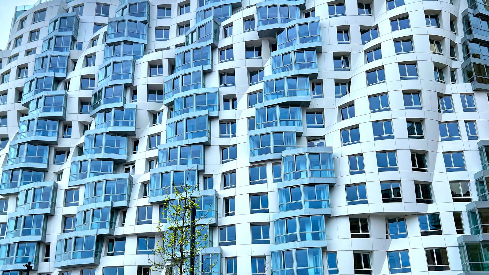 Fachada de edificio moderno